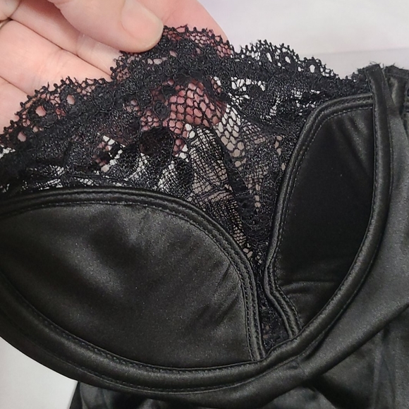 Frederick's Tulip Cup Corset with Panties - Picture 7 of 7